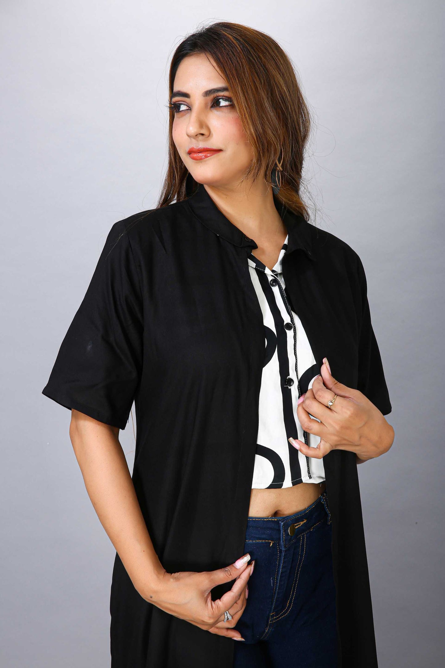 BLACK COLOUR FANCY SHRUG